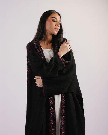 مشكاة عباية مُزن - أسود - 60