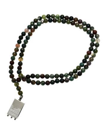 من معدن الإنسان سبحة يقين من حجر العقيق الهندي وقلادة فضية